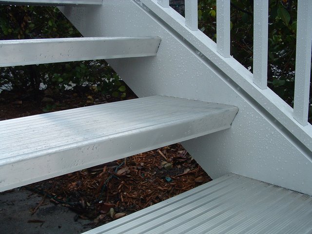 Featured image of post Steel Open Tread Staircase : Where stairs are open on one or both sides, the first step above the lower floor may be wider than the other steps and rounded.